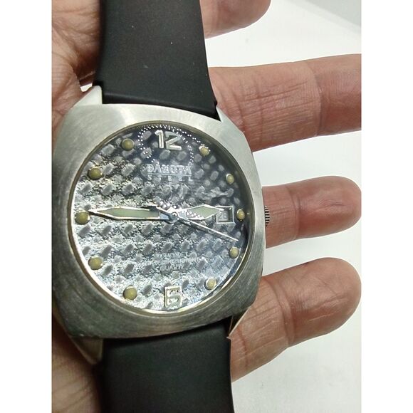 Dakota Steel Rock Solid Time Vintage Date Watch - Picture 3 of 13